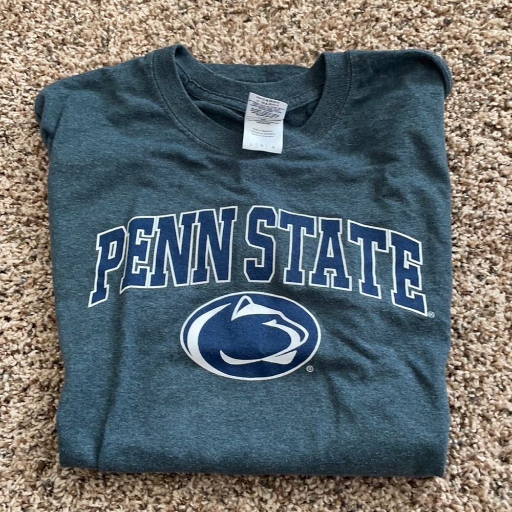 BARELY WORN Penn State T Shirt Size L